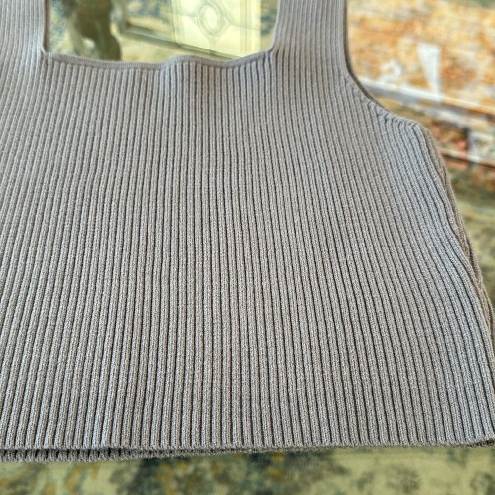 Knit crop top🆕 - Picture 3 of 8
